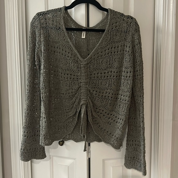 Wishlist bell sleeve olive green sweater size medium - Picture 1 of 3